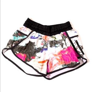 Rare Lululemon Pigment Wave Run Short size 6